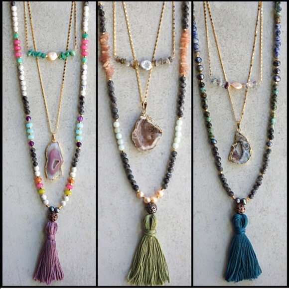 GREEN Crystal and seed bead necklaces ✨ - Picture 2 of 4