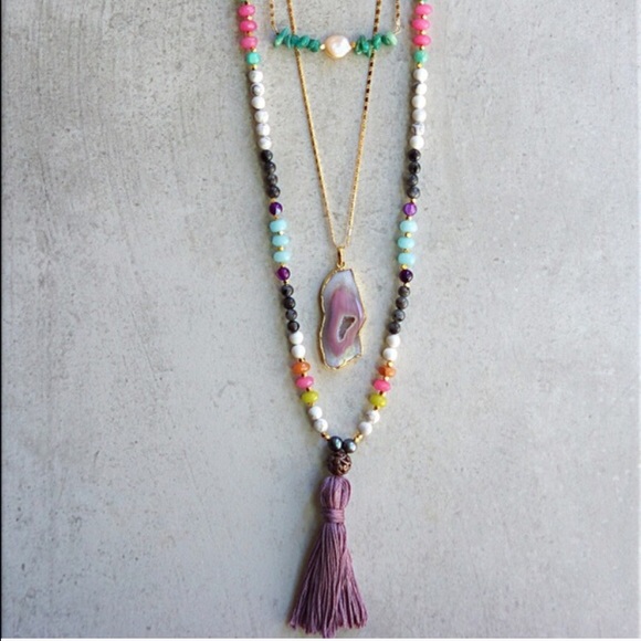 GREEN Crystal and seed bead necklaces ✨ - Picture 3 of 4