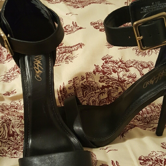 Mossimo Pamela Heeled Sandal size 6 1/2