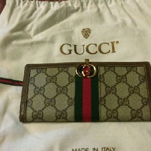 Authentic large Gucci wallet