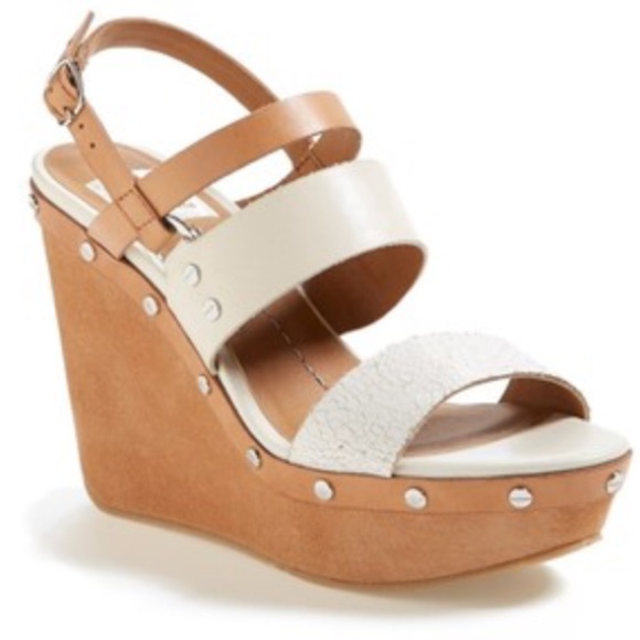 New Dolce Vita Noleta Tan and White Wedge Heels