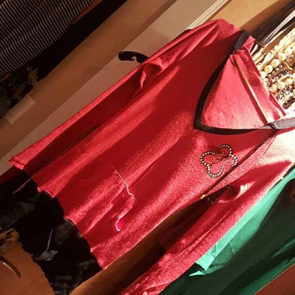 Sweater - Picture 1 of 3
