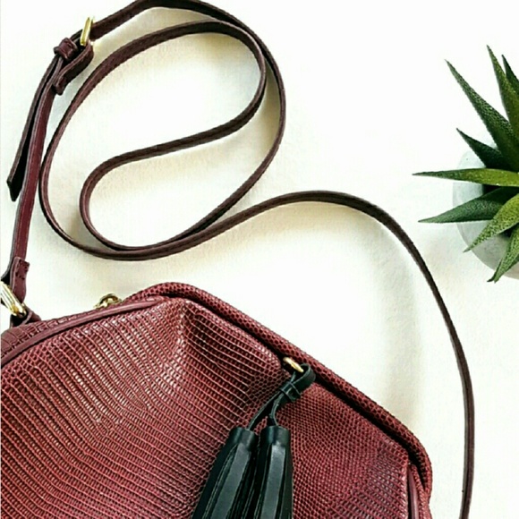 ʟɪᴢ ᴄʟᴀɪʙᴏʀɴᴇ | retro shoulder bag + tassels - Picture 3 of 4