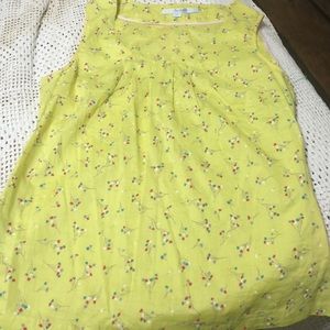 Biden yellow print top size 8. 100% cotton
