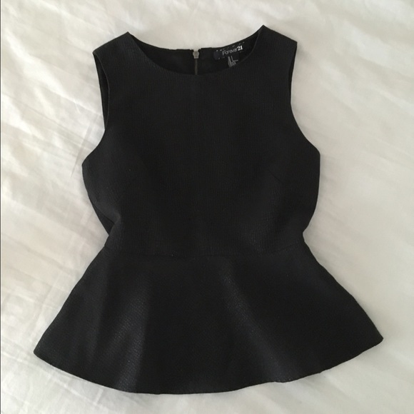 ❌SOLD❌Black Peplum Top - Picture 1 of 4