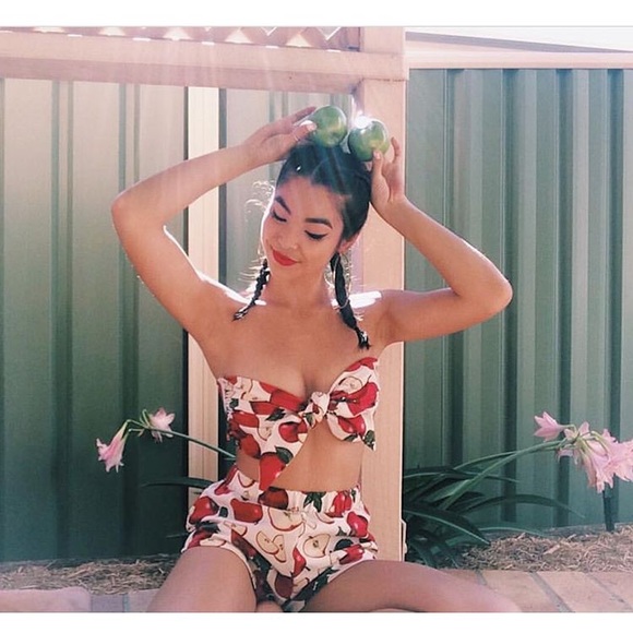 NWOT O'MIGHTY OMIGHTY O-MIGHTY Apple Baby Set