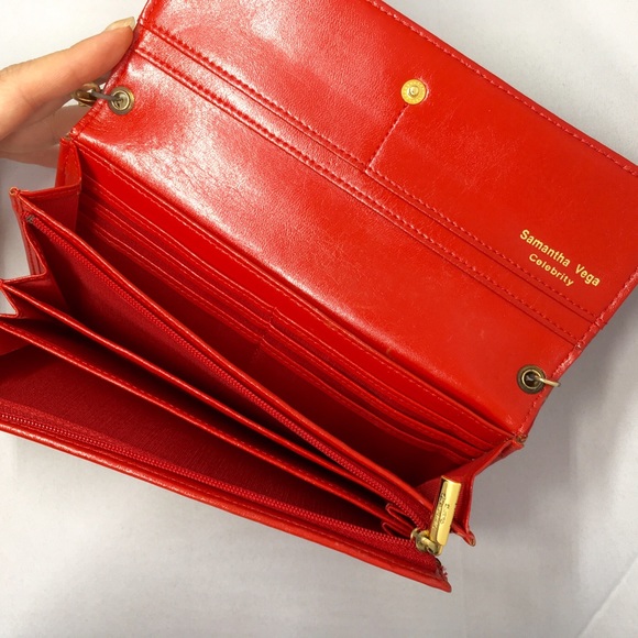 Samantha Thavasa Heart Red Patent Leather Wallet - Picture 3 of 4