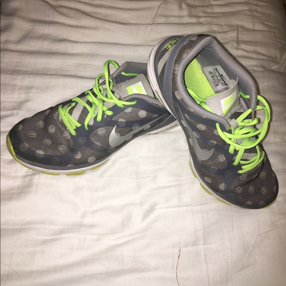 Nike Shoes - 🔷 Polka Dot Nikes 🔷