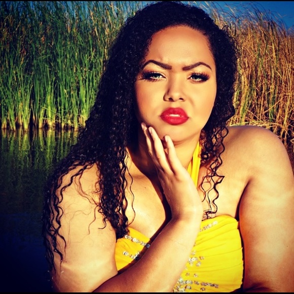 Meet your Posher, Nakayla - Picture 4 of 5