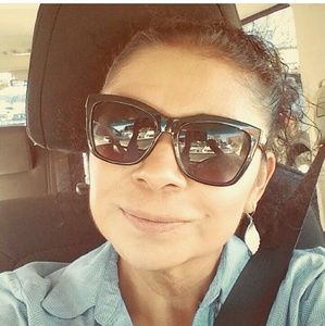 Meet your Posher, Lucy