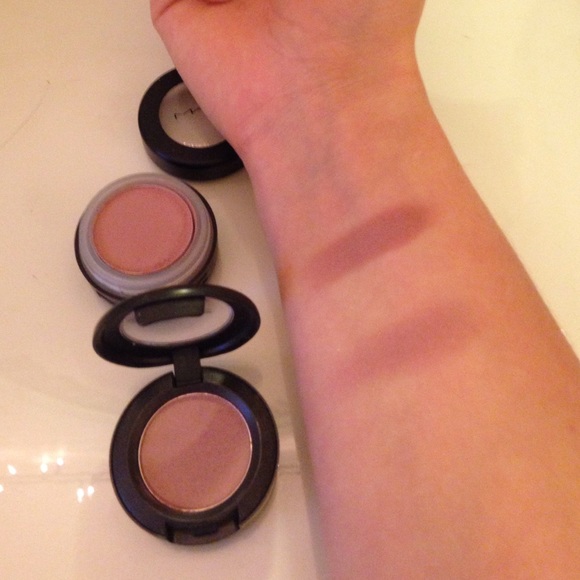 Mac eyeshadow - Picture 2 of 2