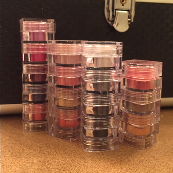 Bella terra Mineral eye shadow - Picture 2 of 2