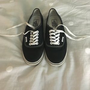 black slim classic lace up vans