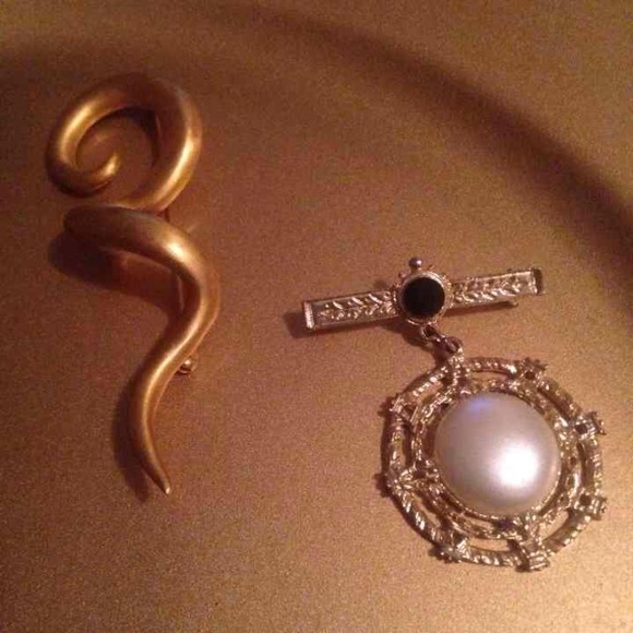 Brooch - Picture 3 of 4