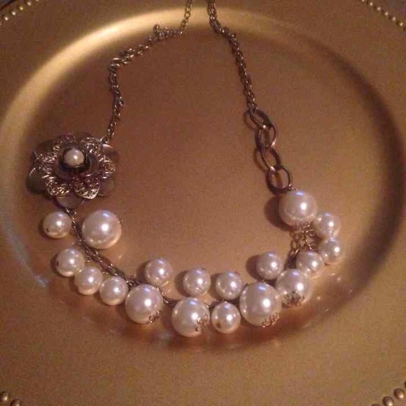 Necklace bracelet bundle - Picture 4 of 4