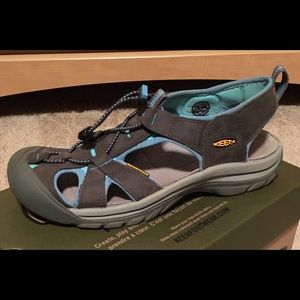Keen Women's Venice Sandal Shoe