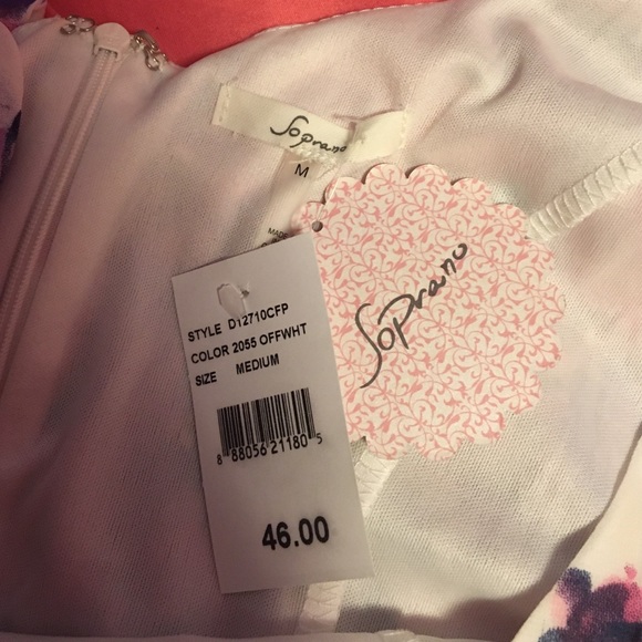 Floral dress 🌸 - Picture 2 of 2