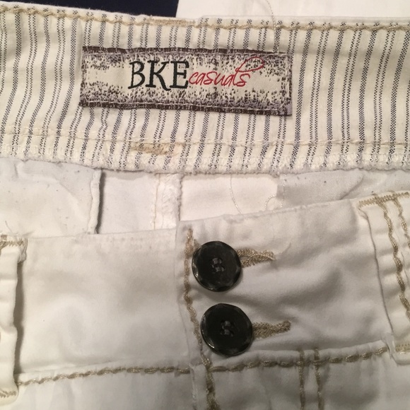 BKE Buckle Casual White Summer Pant! Size 25 - Picture 4 of 4