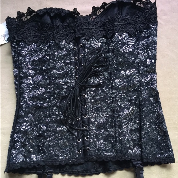 Black and silver sweetheart corset - Picture 2 of 4