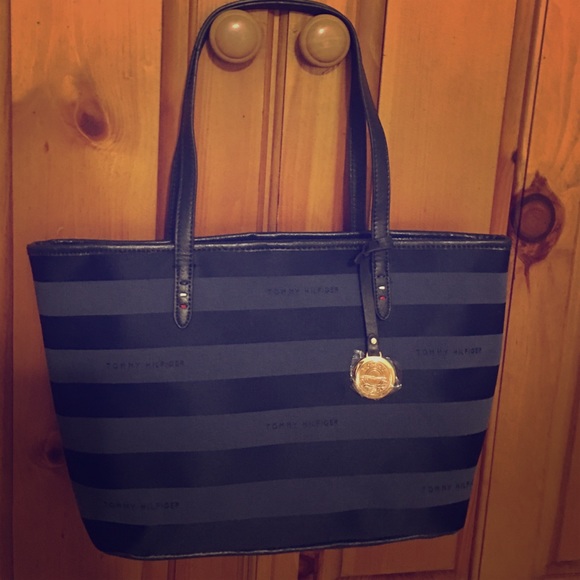 Tommy Hilfiger Handbags - TOMMY HILFIGER bag BRAND NEW 💋
