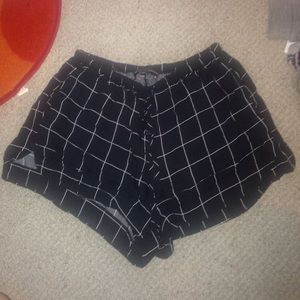 Brandy Melville Eve grid shorts