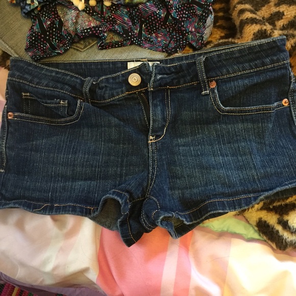 Aeropostale Dark Jean Shorts - Picture 1 of 3