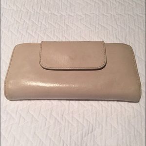 HOBO Nancy Leather Wallet/Wristlet in Nude