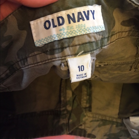 Camouflage Old Navy Shorts - Picture 3 of 3