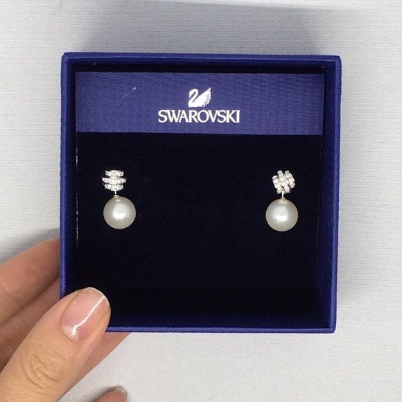 Swarovski Pearl & Crystal Ear Studs - Picture 1 of 4