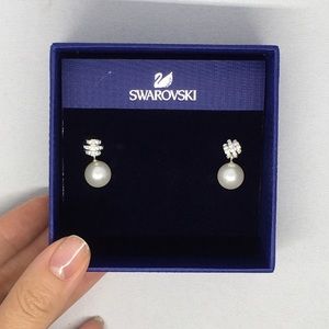 Swarovski Pearl & Crystal Ear Studs