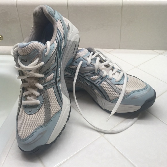 Never been worn work out shoes