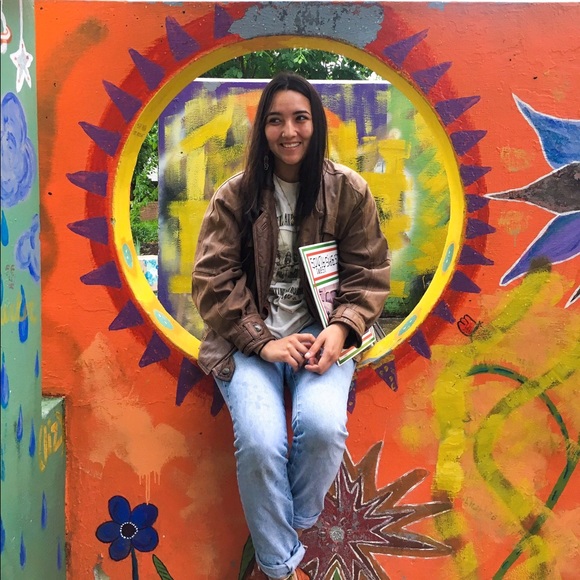 Meet your Posher, Isabel - Picture 1 of 1