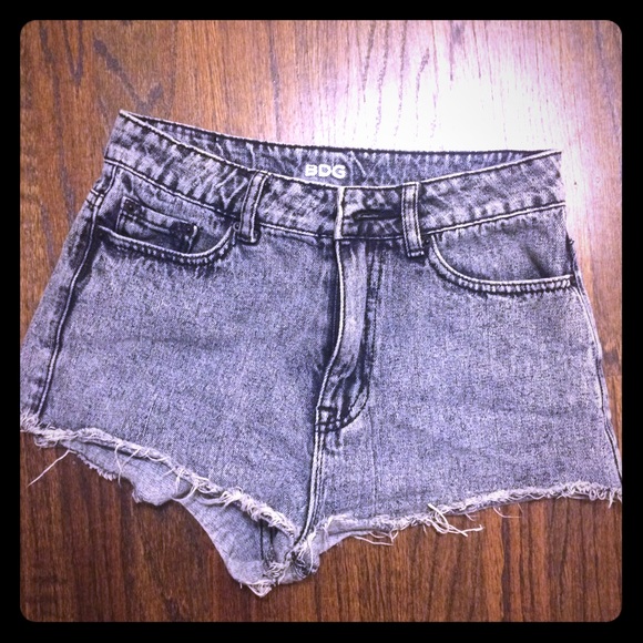 High use cut off shorts