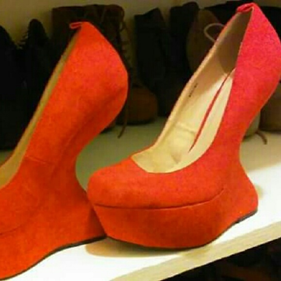 Red heels size 7 - Picture 1 of 4