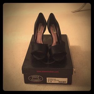 Steven Madden black satin heels