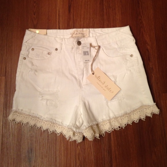 Altar'd State Pants - White high waisted shorts