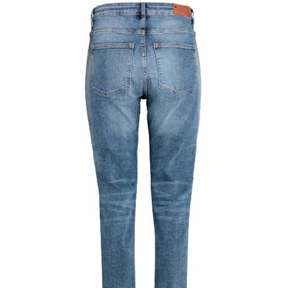 Mid Rise Mom/Boyfriend Jeans - Picture 3 of 4