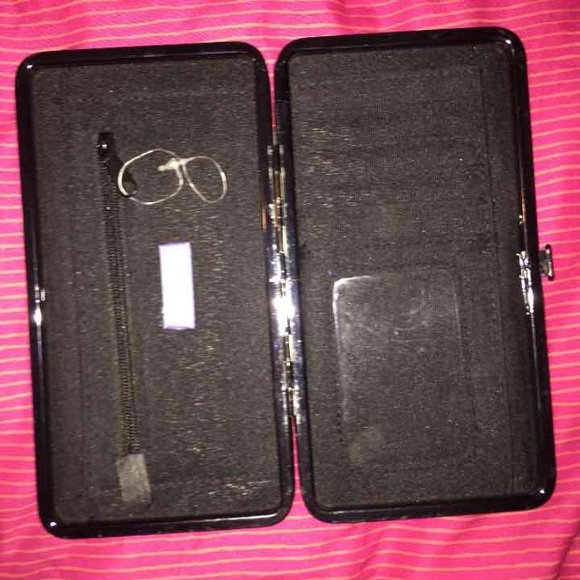 Black studded faux leather wallet from Claire's - Picture 3 of 4