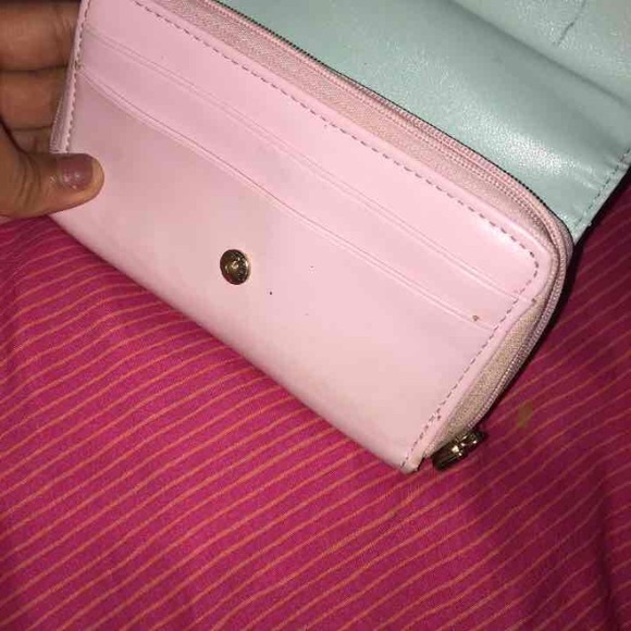 Pink crown wallet for iPhone 4 - Picture 4 of 4