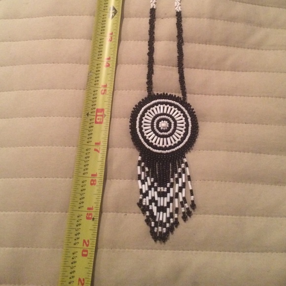 NATIVE AMERICAN BEADED NECKLACE