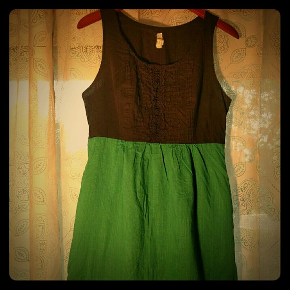 Dress - Picture 1 of 3