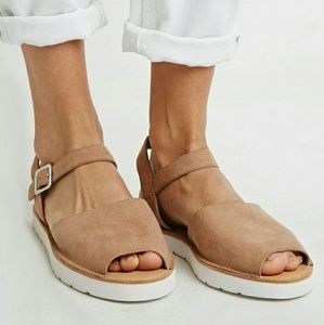 Forever 21: summer sandals size 6