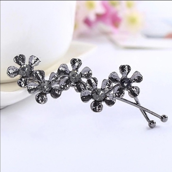 Hair pin in black