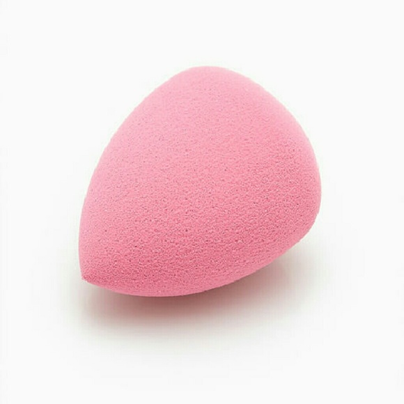 Makeup blending sponge! - Picture 2 of 4
