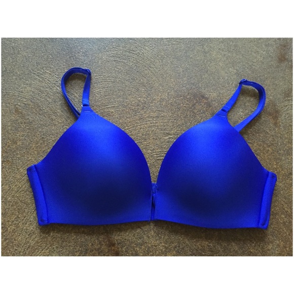 VICTORIAS SECRET Wireless Sexy Bra Size 34C NWT