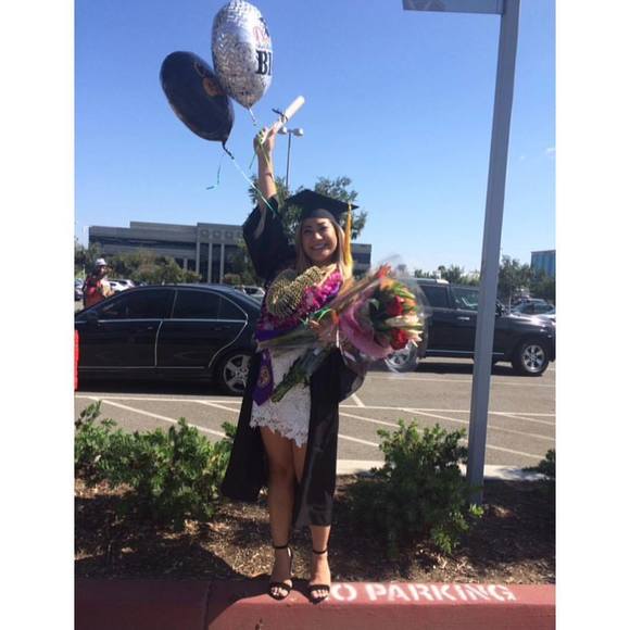 Meet your Posher, Lyra