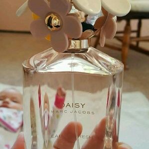 Daisy By Marc jacobs 4.2 oz