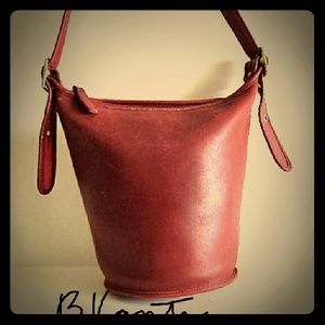 *ONHOLD *Vintage blood red coach bucket style