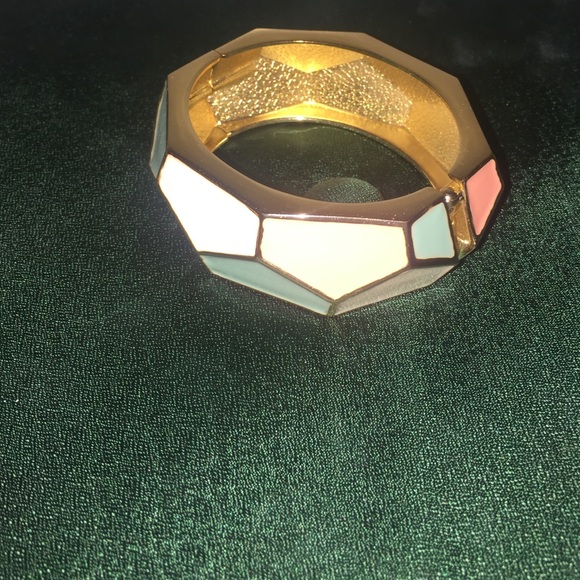 Beautiful Pastel/Golden snap bracelet. - Picture 4 of 4