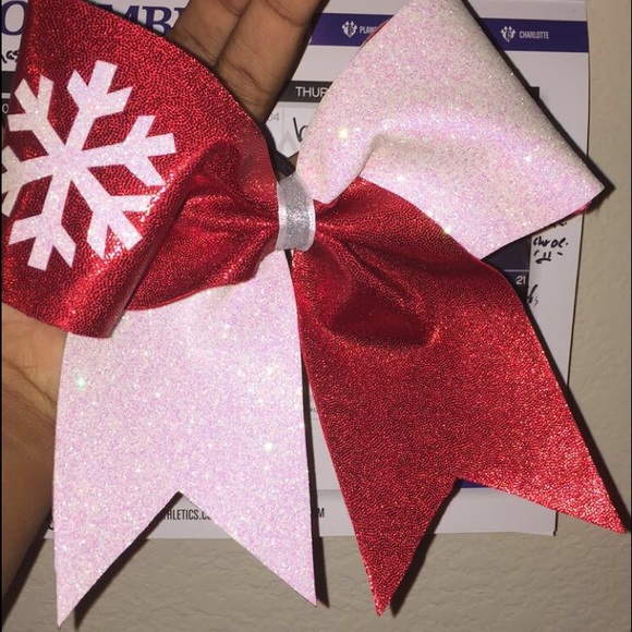 cute snowflake bow given as NCA gift never used :)